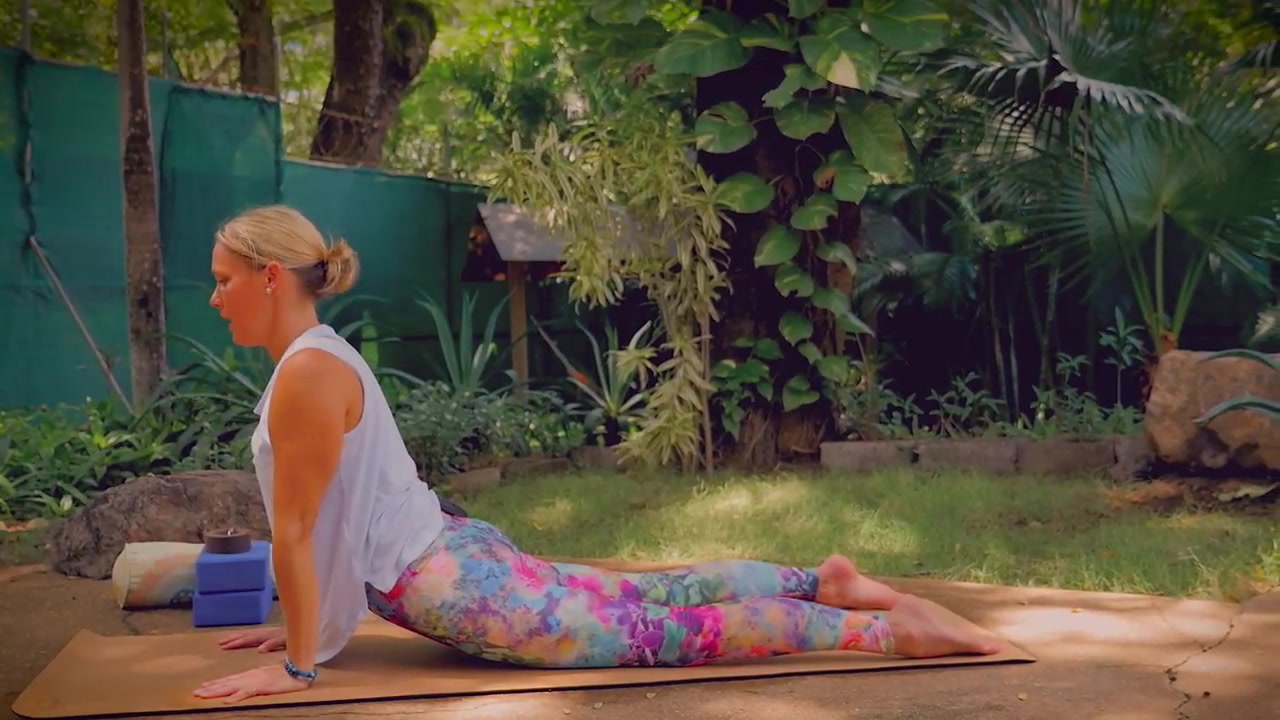 [图]Deep Release for the Lower Body Yoga Class - Five Parks Yoga