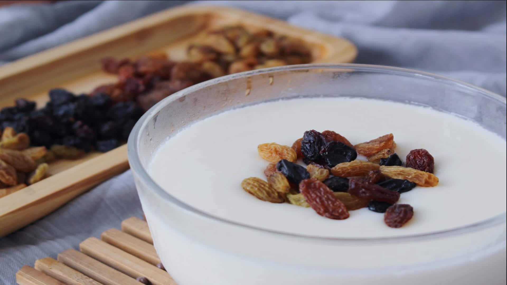 红楼美食 来一碗清凉可口的糖蒸酥酪.