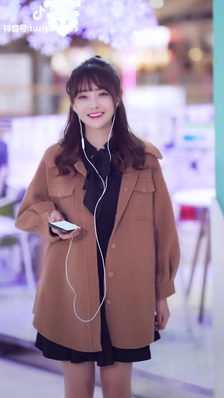 抖音女神兔子牙翻唱《纸短情长》